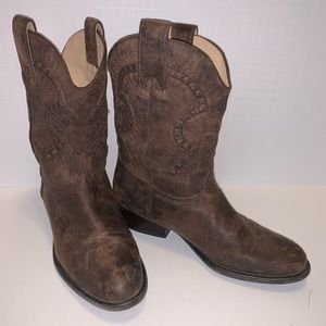 Studio Paolo Short Western Boots Embroidery Design